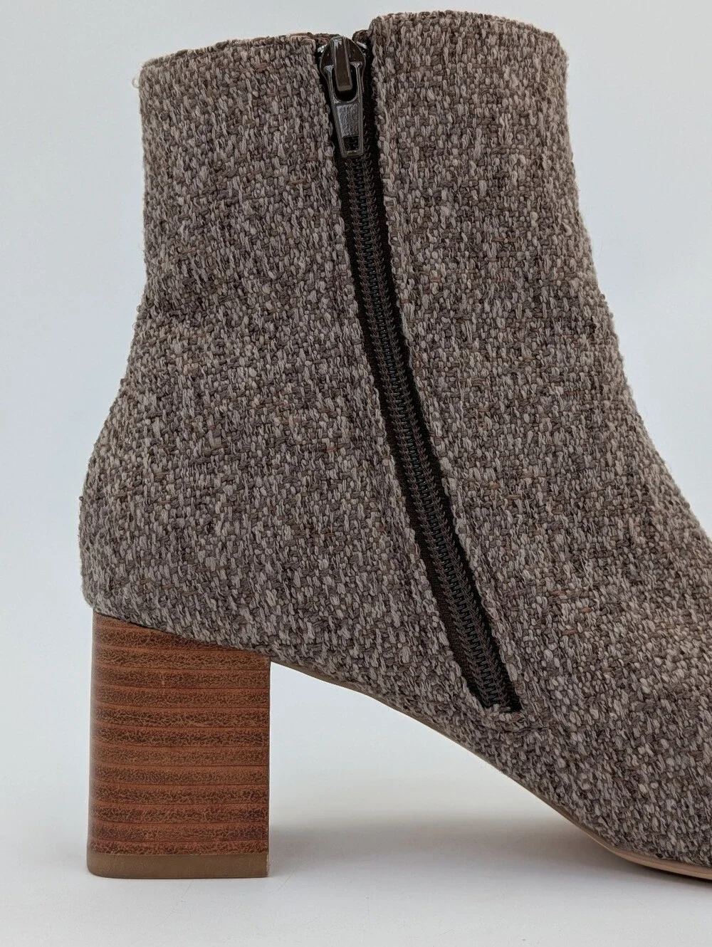 Coconuts by Matisse Sz 7 Herringbone Tweed Stacked Block Heel Ankle Booties